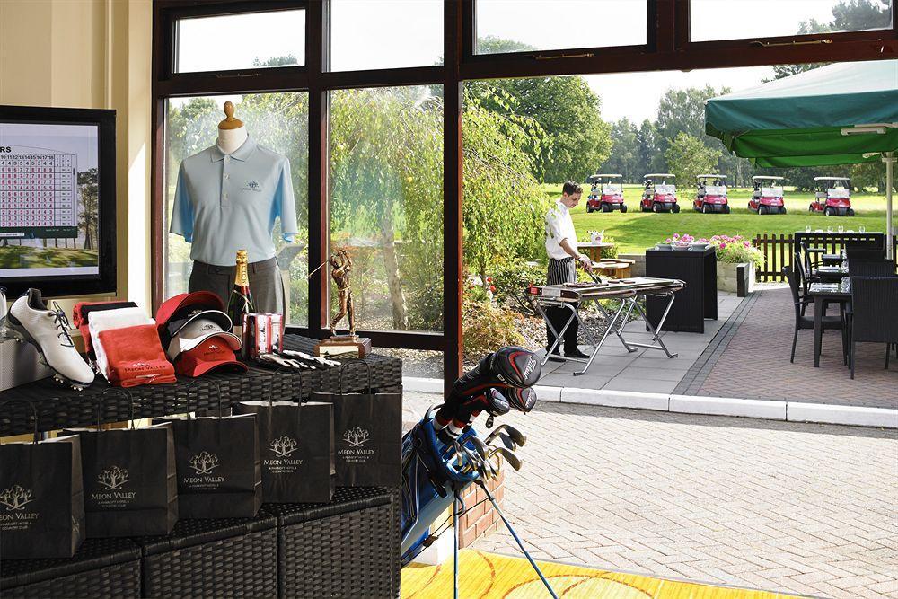 Meon Valley Hotel, Golf & Country Club Hotel 4*