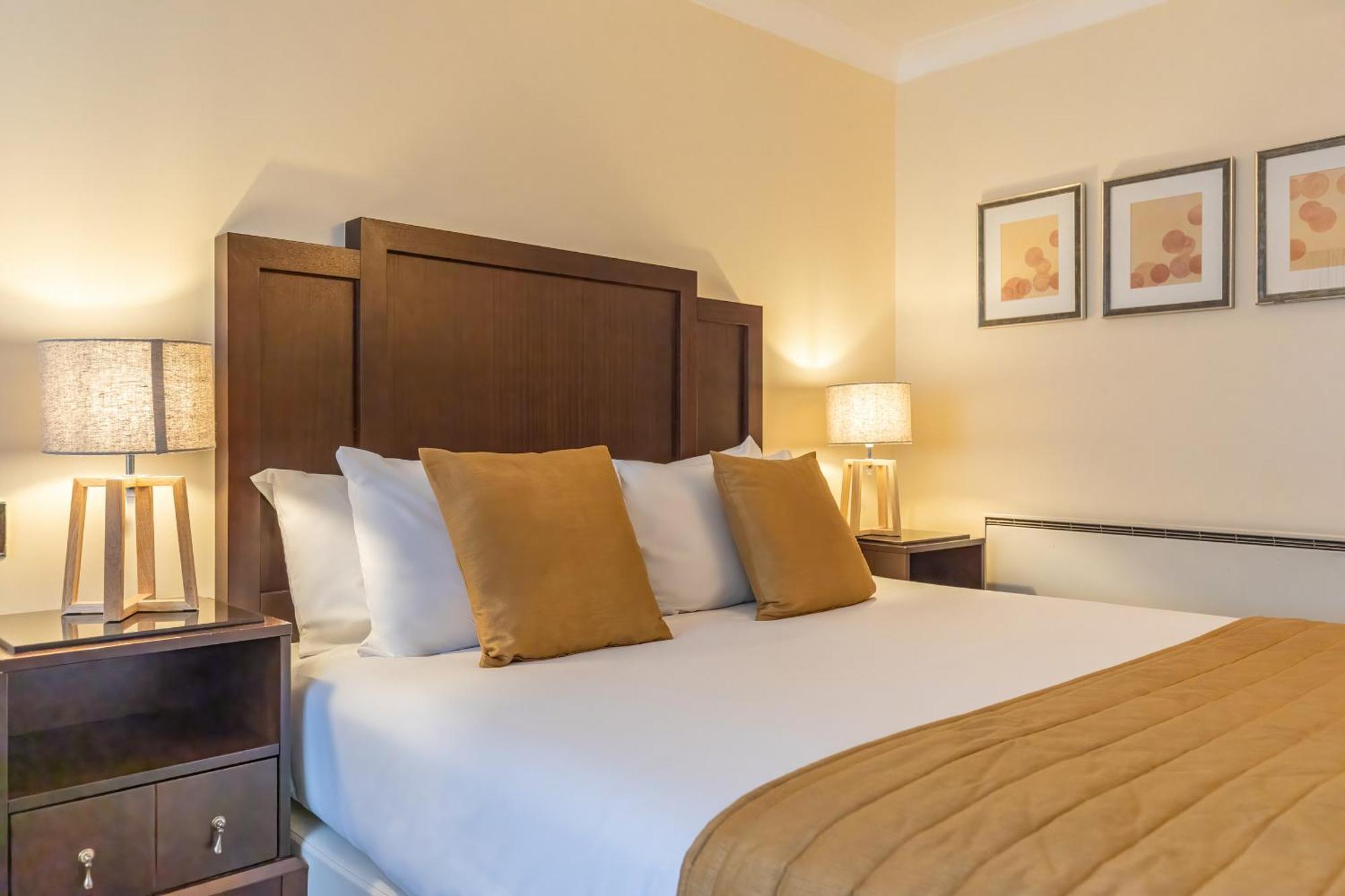 Meon Valley Hotel, Golf & Country Club Hotel 4*